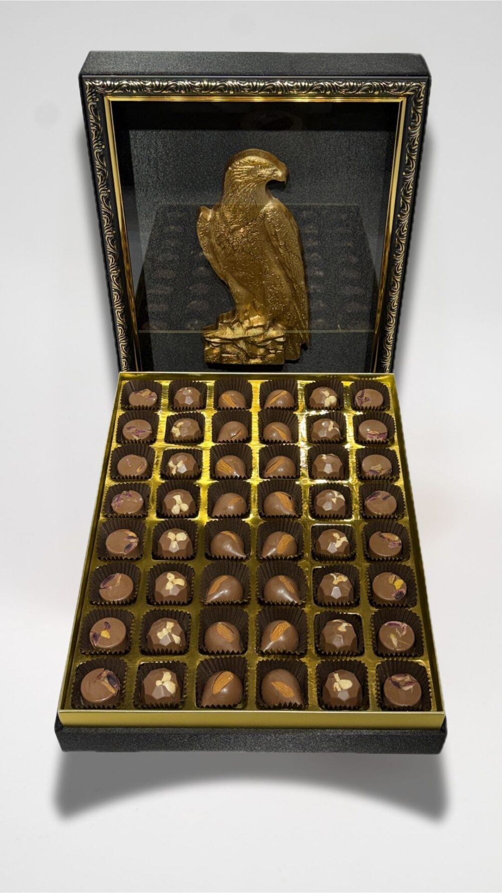 Kodal Kartal Kabartmalı Camlı Premium Karışık Çikolata Kutusu